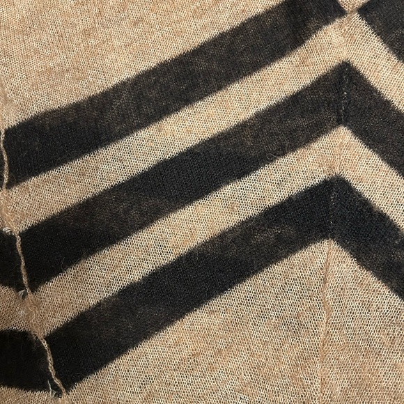 Free People ‘Twelve Roses’ Oversized Alpaca V-Neck Pullover Sweater - Picture 8 of 13